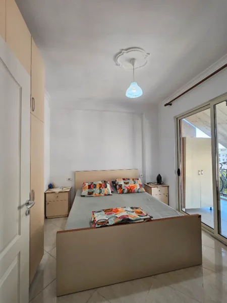 Tirane, jepet me qera apartament 1+1+Ballkon Kati 8, 55 m² 400 € (Loni ligori)
