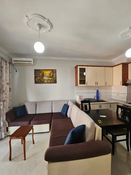 Tirane, jepet me qera apartament 1+1+Ballkon Kati 8, 55 m² 400 € (Loni ligori)