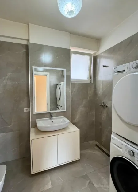 Tirane, shitet apartament 2+1 Kati 4, 105 m² 278.000 € (Liqen i thate)