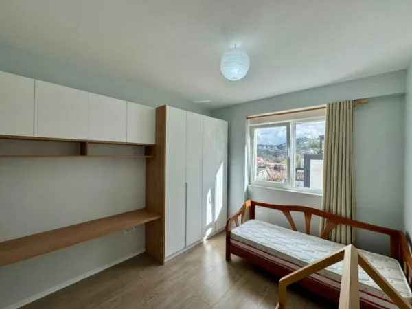 Tirane, shitet apartament 2+1 Kati 4, 105 m² 278.000 € (Liqen i thate)