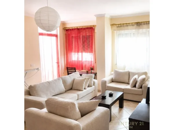 Tirane, jepet me qera apartament 1+1 Kati 7, 94 m² 650 € (komuna e parisit)
