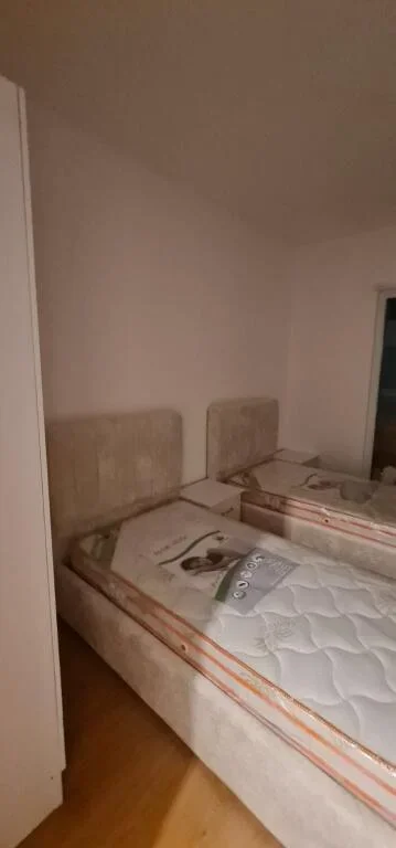 Tirane, ndarje qeraje apartament 2+1+Ballkon Kati 8, 200 € 