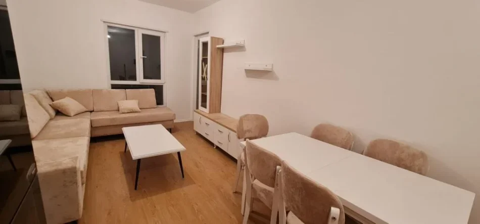 Tirane, ndarje qeraje apartament 2+1+Ballkon Kati 8, 200 € 