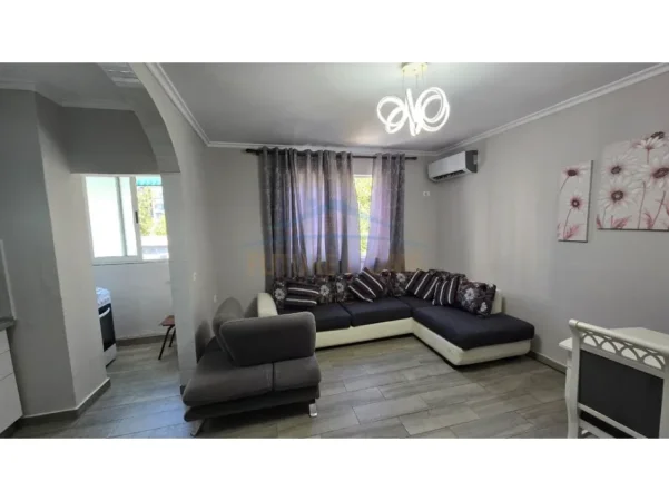 Tirane, jepet me qera apartament 1+1+Ballkon Kati 2, 59 m² 530 € (Rruga Irfan Tomini)