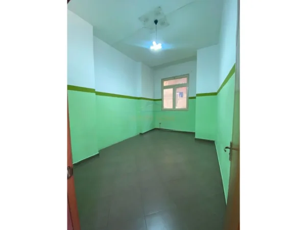 Tirane, shitet ambjent biznesi Kati 0, 160 m² 268.600 € (Rruga Riza Cerova)