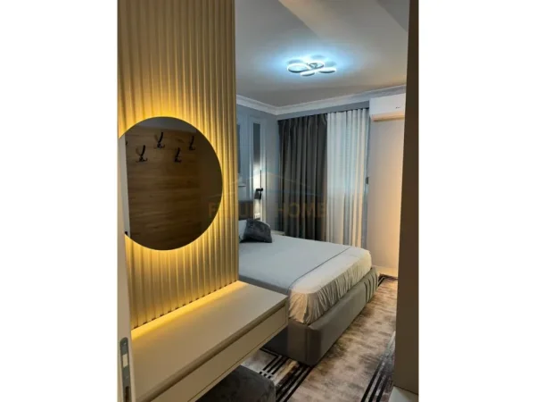 Tirane, jepet me qera apartament 1+1+Ballkon Kati 4, 57 m² 400 € (Fresku)
