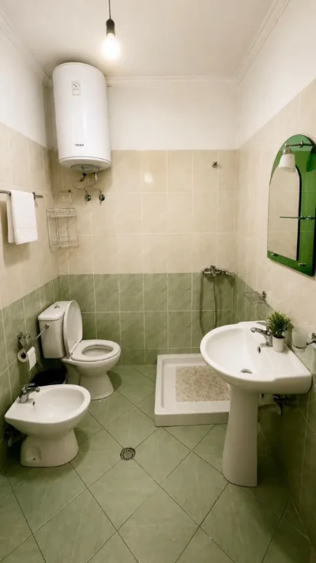 Tirane, jepet me qera apartament 2+1+Ballkon Kati 2, 80 m² 500 € (Fresku)