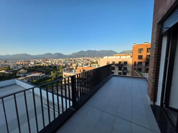 Tirane, jepet me qera apartament 3+1+Ballkon Kati 5, 142 m² 1.500 € (Rezidenca Kodra e Diellit 2)