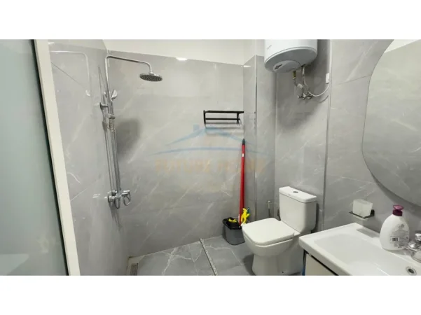 Tirane, jepet me qera apartament 2+1 Kati 4, 93 m² 750 € (Brryli)