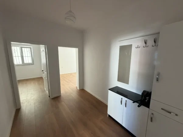 Tirane, shitet apartament 1+1 Kati 0, 57 m² 123.000 € (RRUGA FERIT XHAJKO , Prane Medreses)