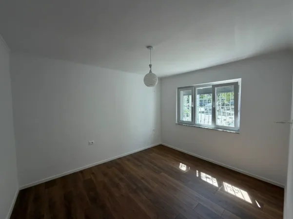 Tirane, shitet apartament 1+1 Kati 0, 57 m² 123.000 € (RRUGA FERIT XHAJKO , Prane Medreses)