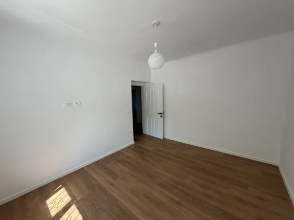 Tirane, shitet apartament 1+1 Kati 0, 57 m² 123.000 € (RRUGA FERIT XHAJKO , Prane Medreses)