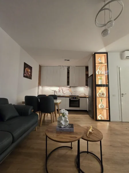 Tirane, jepet me qera 1+1 Kati 3, 74 m² 450 € (Linze(Dajt),prane restorant Olsi)