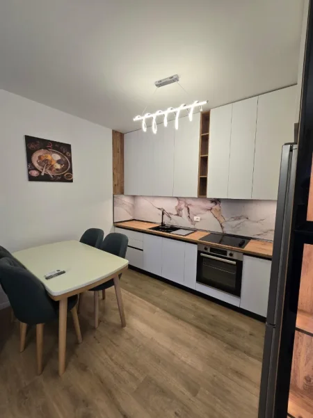 Tirane, jepet me qera 1+1 Kati 3, 74 m² 450 € (Linze(Dajt),prane restorant Olsi)
