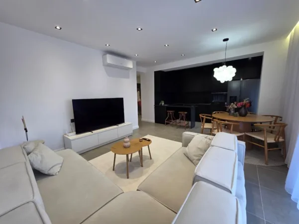 Tirane, jepet me qera apartament 3+1+Ballkon Kati 5, 142 m² 1.500 € (Rezidenca Kodra e Diellit 2, Tirane)