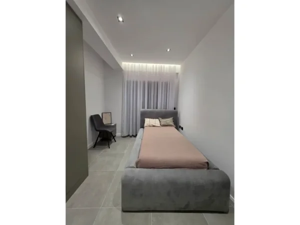 Tirane, jepet me qera apartament 3+1+Ballkon Kati 5, 142 m² 1.500 € (Rezidenca Kodra e Diellit 2, Tirane)