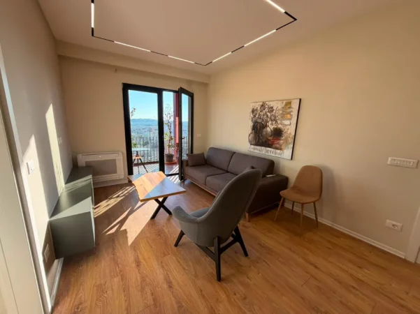 Tirane, jepet me qera apartament 2+1 Kati 18, 110 m² 1.300 € (garden building)