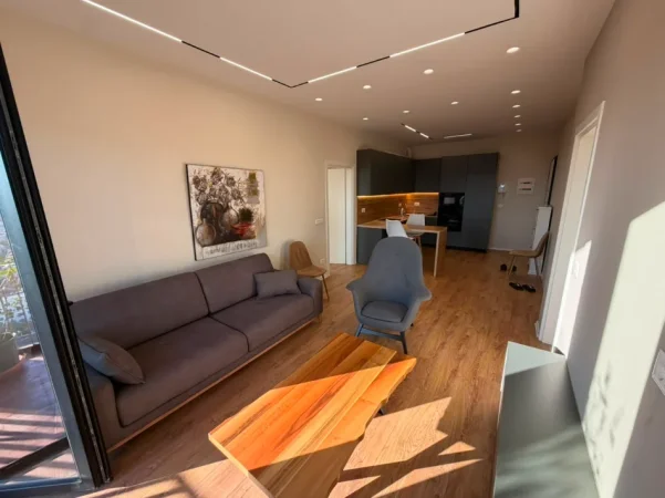 Tirane, jepet me qera apartament 2+1 Kati 18, 110 m² 1.300 € (garden building)