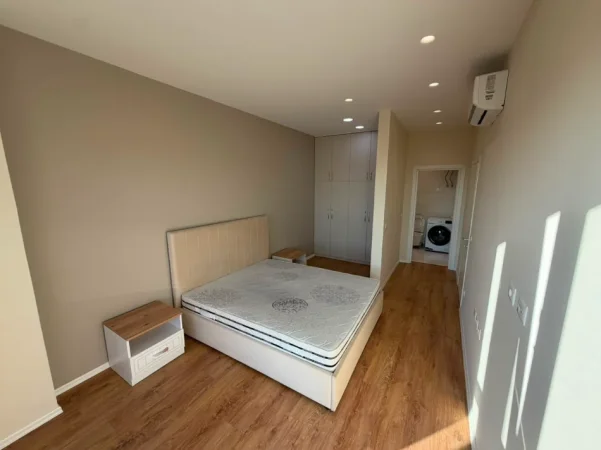 Tirane, jepet me qera apartament 2+1 Kati 18, 110 m² 1.300 € (garden building)
