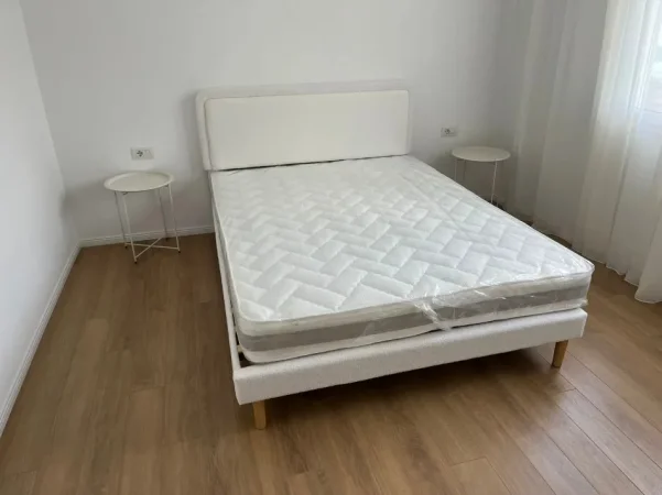Tirane, jepet me qera apartament 1+1 Kati 1, 65 m² 450 € (Afer Rezidences Kadiu, Ali Demi)