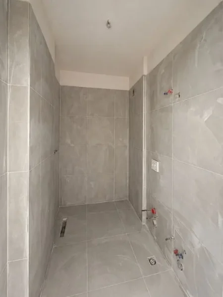 Tirane, shitet apartament 1+1+Aneks+Ballkon Kati 5, 67 m² 82.000 € 
