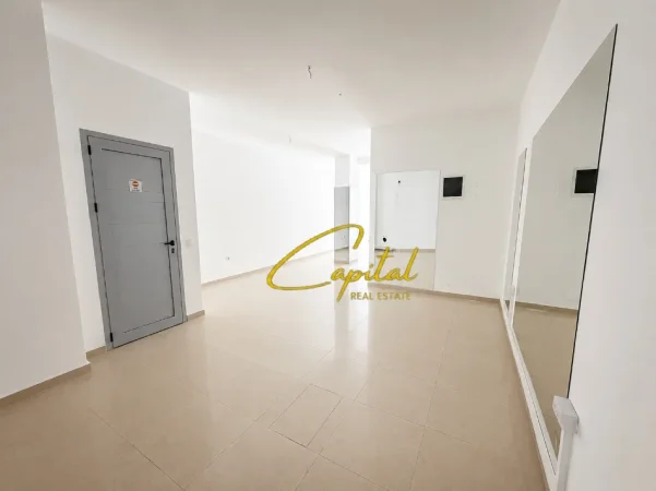 Tirane, shitet dyqan Kati 0, 51 m² (KOMUNA E PARISIT)