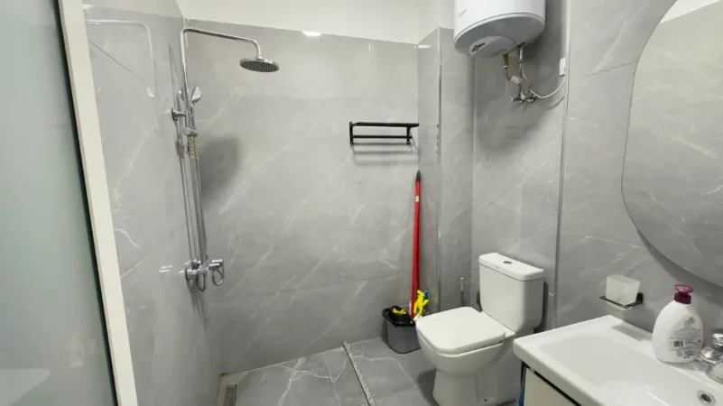Tirane, jepet me qera apartament 2+1 Kati 4, 93 m², (Brryl)