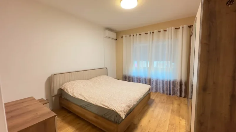 Tirane, jepet me qera apartament 2+1 Kati 4, 93 m², (Brryl)