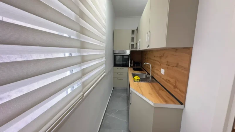 Tirane, jepet me qera apartament 2+1 Kati 4, 93 m², (Brryl)