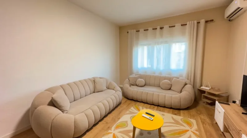 Tirane, jepet me qera apartament 2+1 Kati 4, 93 m², (Brryl)
