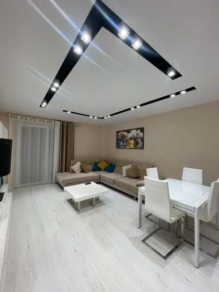 Tirane, jepet me qera apartament 3+1+Aneks+Ballkon Kati 4, 110 m² 800 € (kodra e diellit)