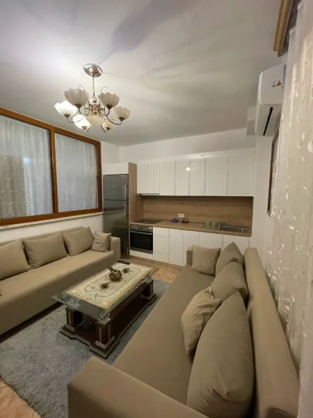 Tirane, jepet me qera apartament 1+1 Kati 2, 70 m² 550 € (rruga don bosko , jordan misja)