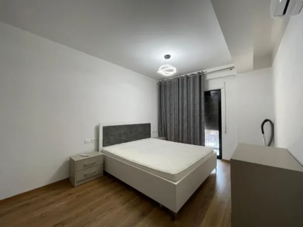 Tirane, jepet me qera apartament , 110 m² 900 € 