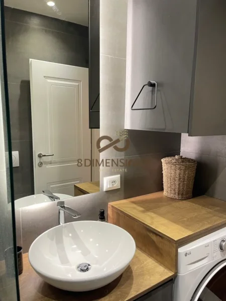 Jepet me qera Apartament 2+1 prane Xhamise se Selites (D8242A-200)
