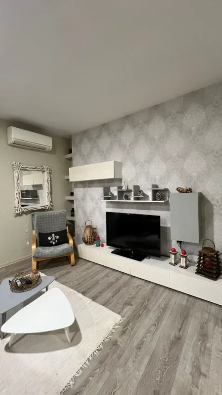 Tirane, jepet me qera apartament , 98 m² 720 € 