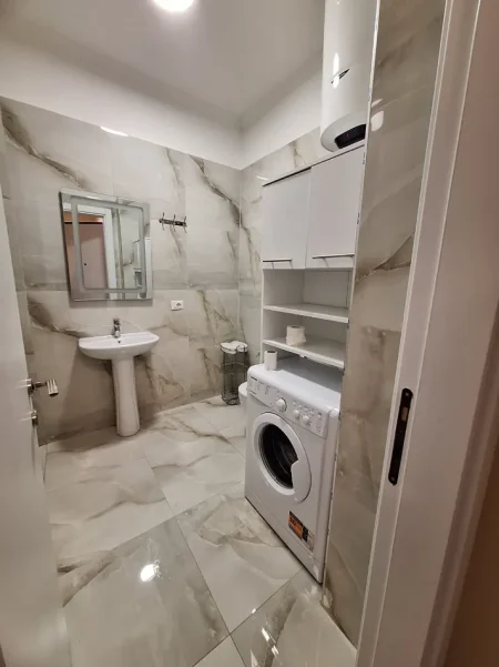 Tirane, jepet me qera apartament 2+1 Kati 4, 196 m² 600 € (YZBERISHT)