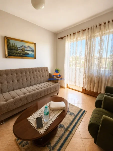 Tirane, jepet me qera apartament 2+1+Ballkon Kati 4, 80 m² 525 € 