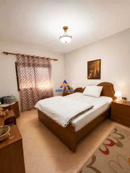 Tirane, jepet me qera apartament 2+1+Ballkon Kati 4, 80 m² 525 € 