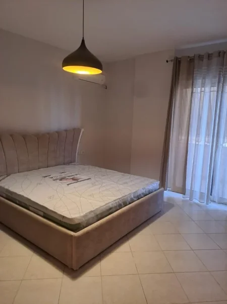 Tirane, jepet me qera apartament 2+1 Kati 2, 100 m² 800 € (RRUGA E KOSOVAREVE)