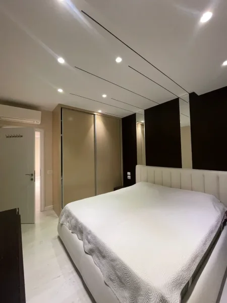 Tirane, jepet me qera apartament 3+1+Aneks+Ballkon Kati 4, 110 m² 800 € (kodra e diellit)
