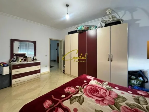 Tirane, jepet me qera apartament 2+1 Kati 2, 115 m² 410 € (FRESKU)