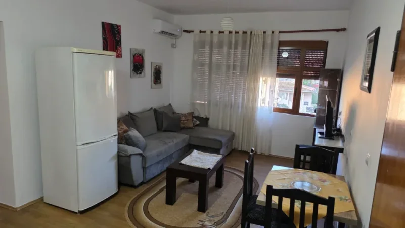 Tirane, jepet me qera apartament 3+1 Kati 4, 80 m² 500 € (RRUGA BARDHYL)