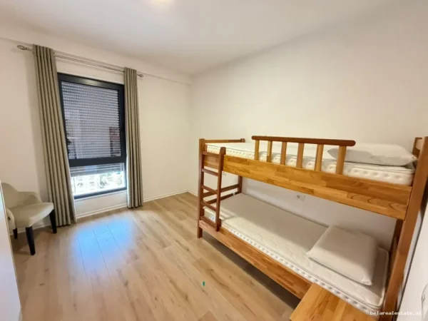 Tirane, jap me qera apartament 3+1+Ballkon Kati 6, 130 m² 1.000 € (Kompleksi Erli, Porcelan)
