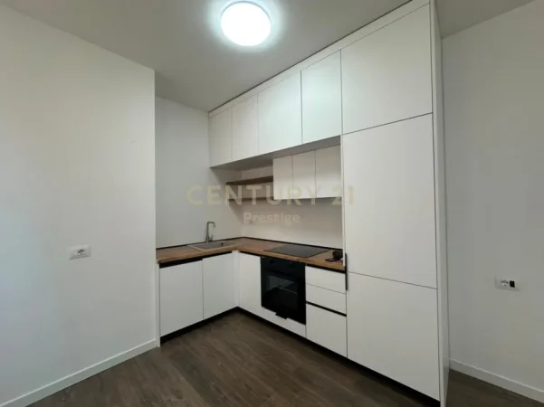 Tirane, jepet me qera apartament 1+1 Kati 4, 64 m² 600 € (Stacioni Trenit)