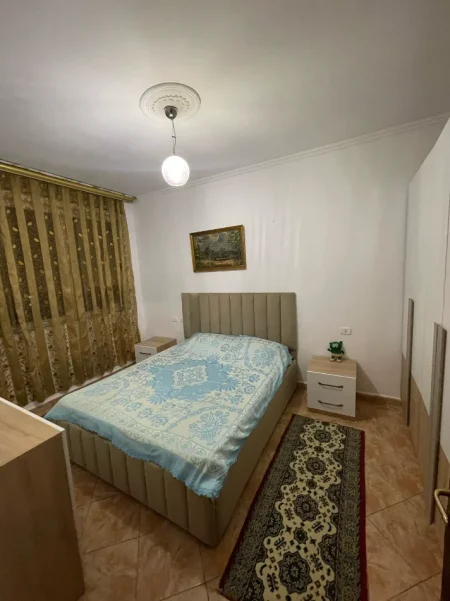 Tirane, jepet me qera apartament 1+1+Aneks+Ballkon Kati 2, 70 m² 550 € (rruga don bosko)