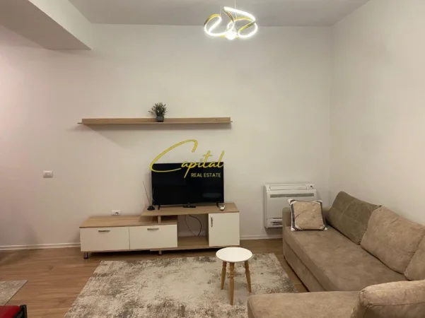 Tirane, jepet me qera apartament 1+1 Kati 2, 55 m² 400 € (ALI DEMI)