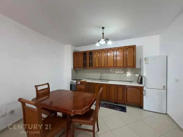 Tirane, jepet me qera apartament 1+1 Kati 5, 93 m² 550 € (Rruga e Dibres)
