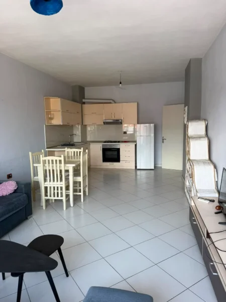 Tirane, jepet me qera apartament 2+1 Kati 3, 70 m² 450 € (ASTIR)
