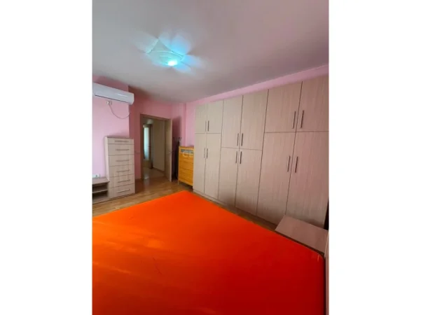 Tirane, jepet me qera apartament 1+1 Kati 6, 68 m² 600 € (Pazari Ri)