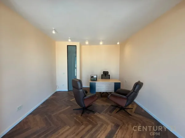Tirane, jepet me qera zyre Kati 12, 104 m² 950 € (Golden Tower)